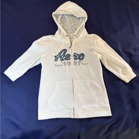 Woman’s Aeropostale White Hoodie - Picture 1 of 6